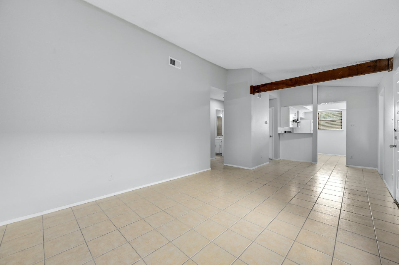 2008 Old West Pl #B - Photo 4 of 20