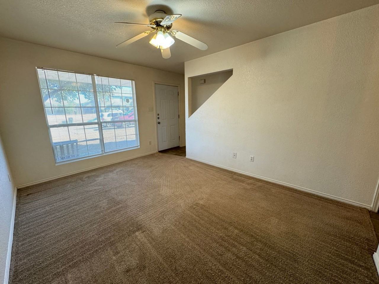 4505 Deek Dr - Photo 4 of 39