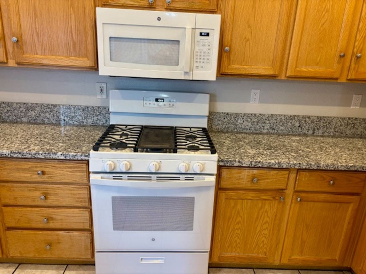 1120 Little Rock Way - Photo 2 of 38
