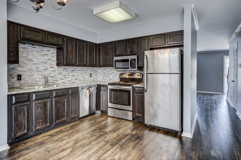 200 Royal Oaks Blvd #H4 - Photo 3 of 24