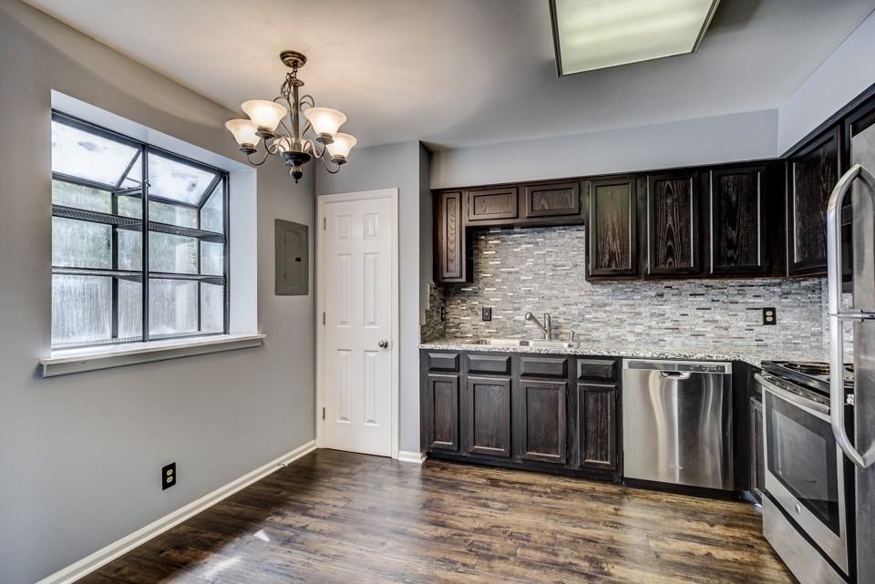 200 Royal Oaks Blvd #H4 - Photo 7 of 24