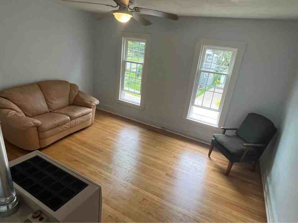 26 Spruce St - Photo 2 of 8