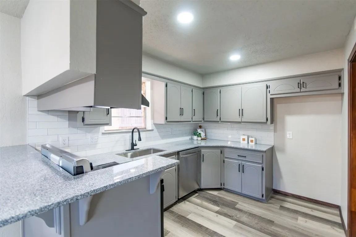 9328 Lansbrook Ln #NA - Photo 5 of 28
