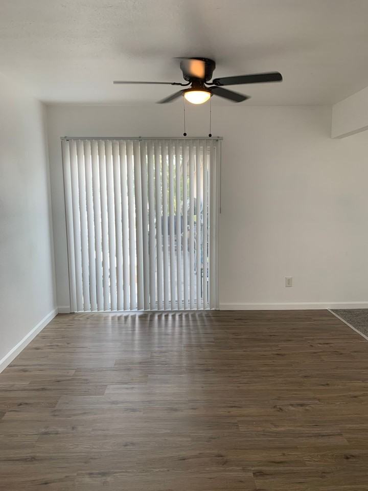 4077 Oakcrest Drive - Photo 3 of 4