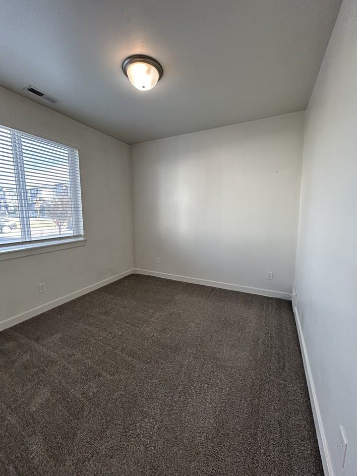 769 W Crystal Creek Rd - EPM - Photo 2 of 27