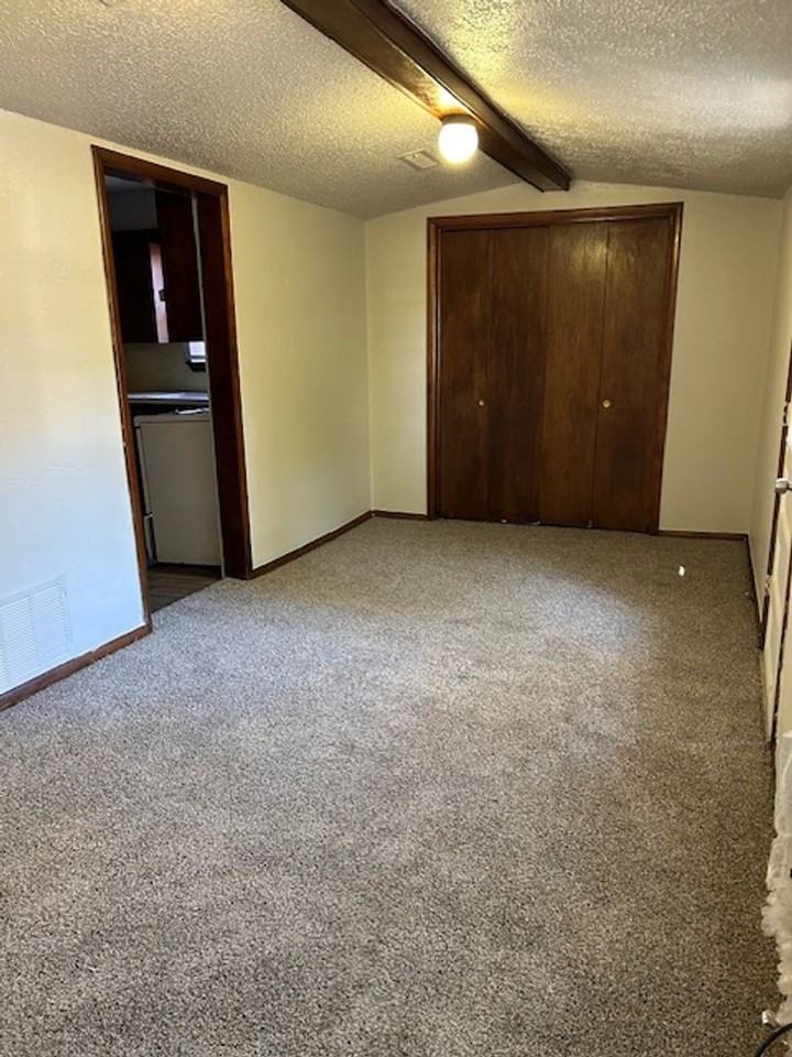1221A Monnett Ave - Photo 7 of 8