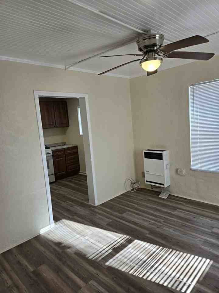 1209 Saticoy St - Photo 3 of 8