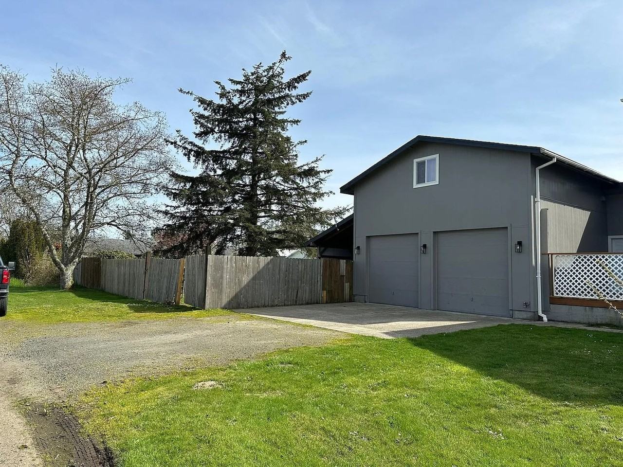 7010 Capt Gray Dr - Photo 3 of 27