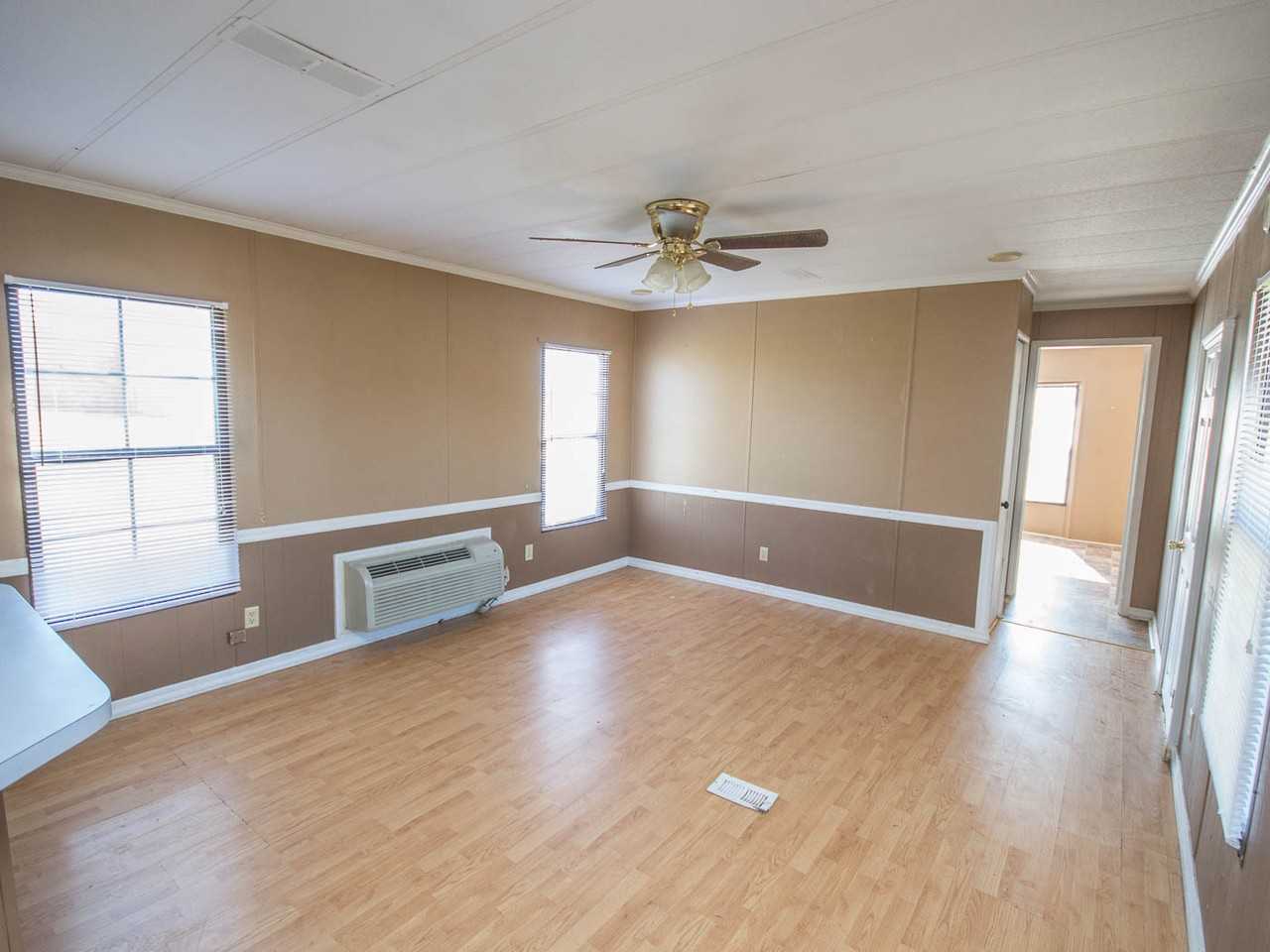 14550 Parker Rd - Photo 3 of 9