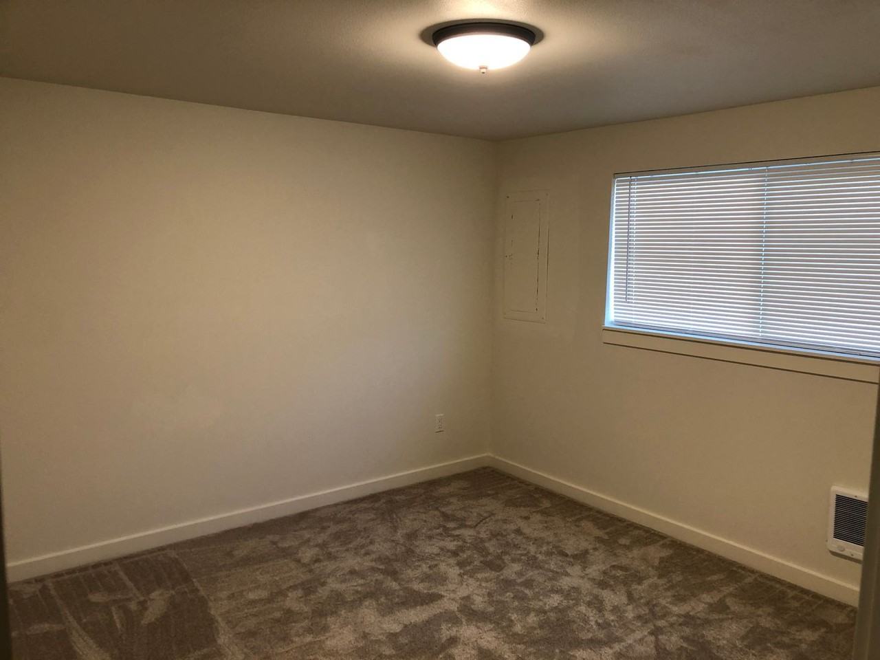 875 Bellevue Ave - Photo 6 of 20