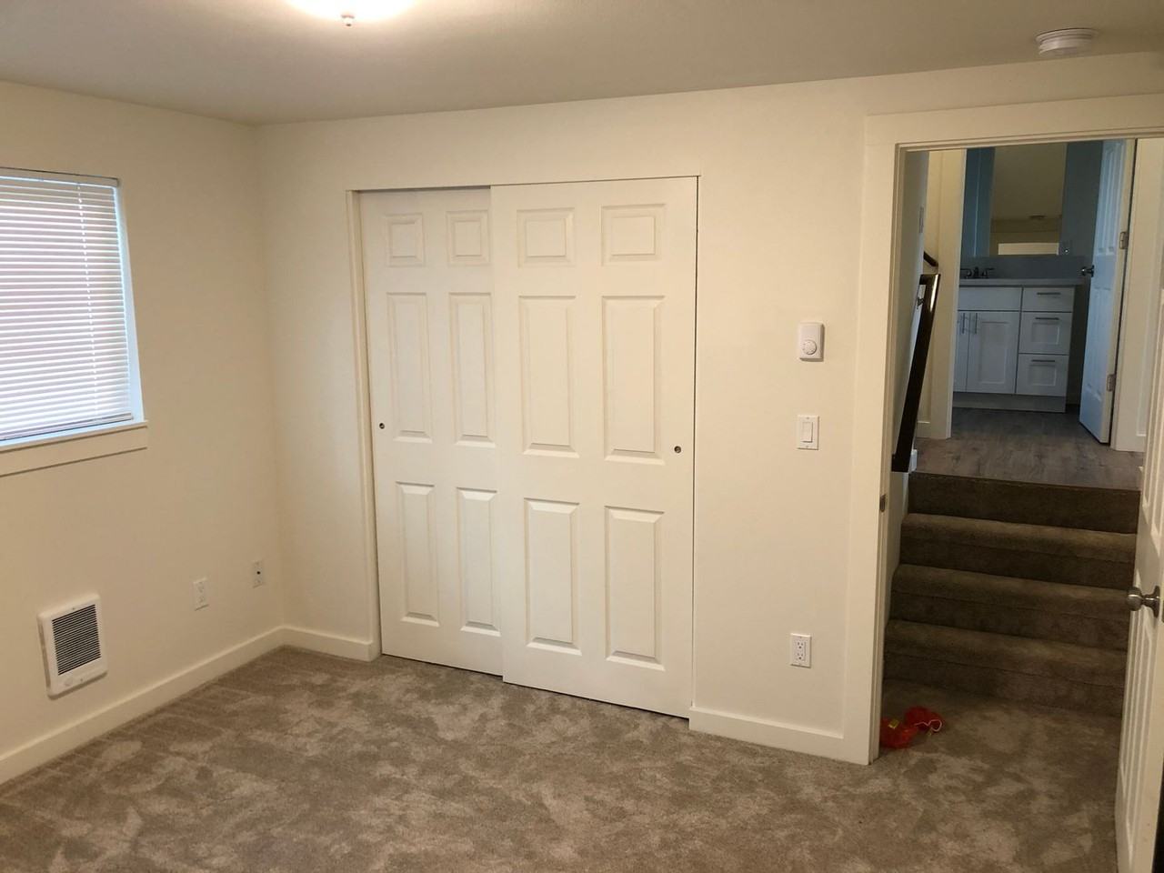 875 Bellevue Ave - Photo 7 of 20