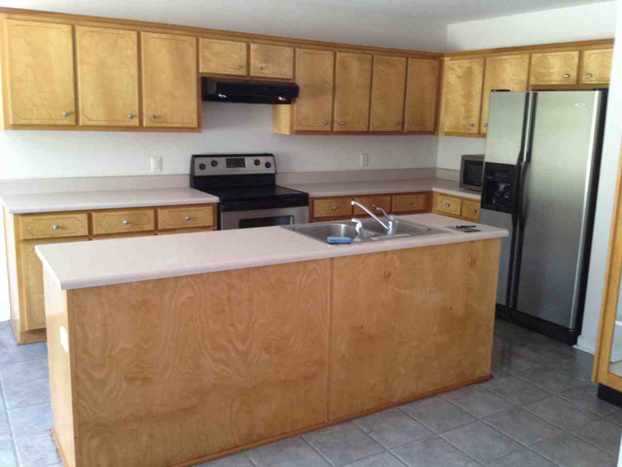 703 Guinevere Ct - Photo 2 of 7