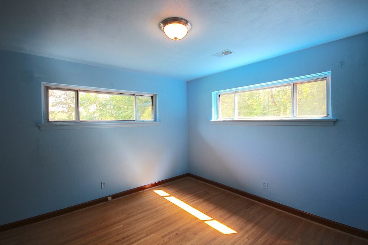 1501 Akins Dr - Photo 7 of 16