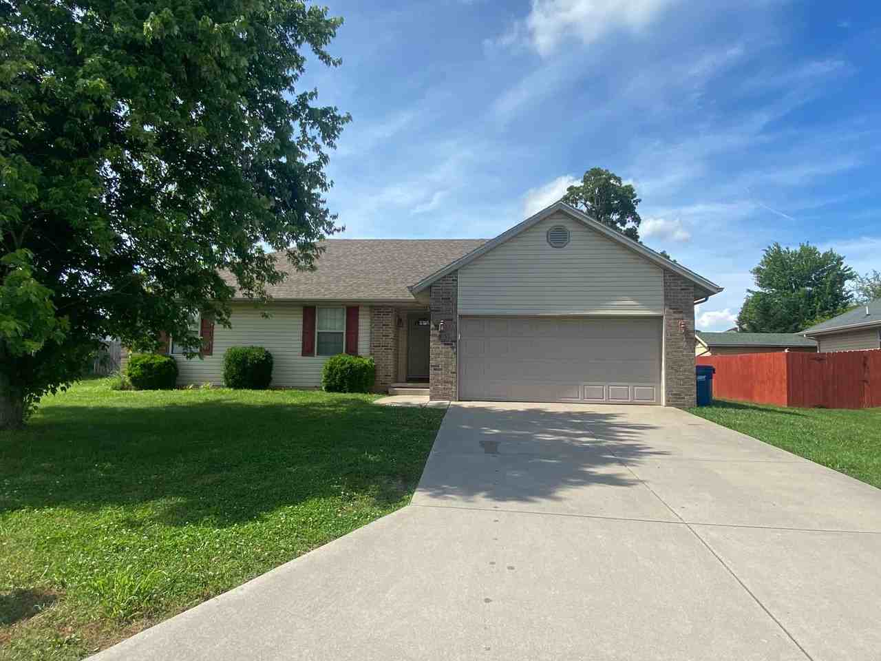 513 Rice St - Photo 2 of 12