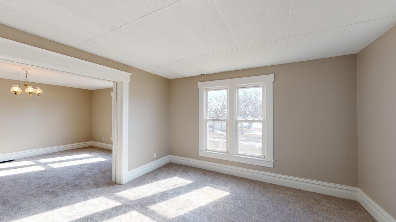 896 P Ave - Photo 4 of 25