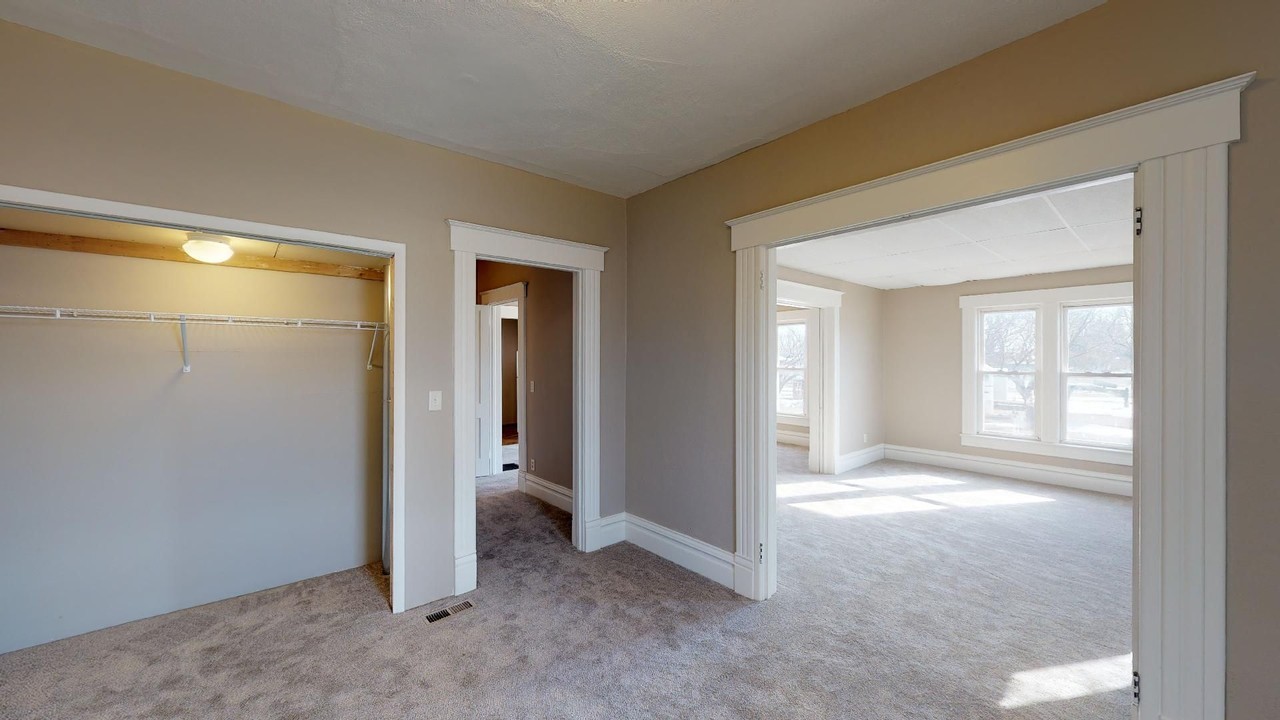 896 P Ave - Photo 5 of 25