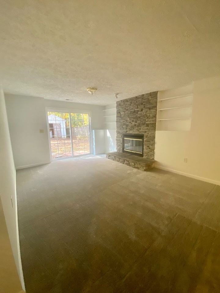 15 Oak Rd - Photo 3 of 27