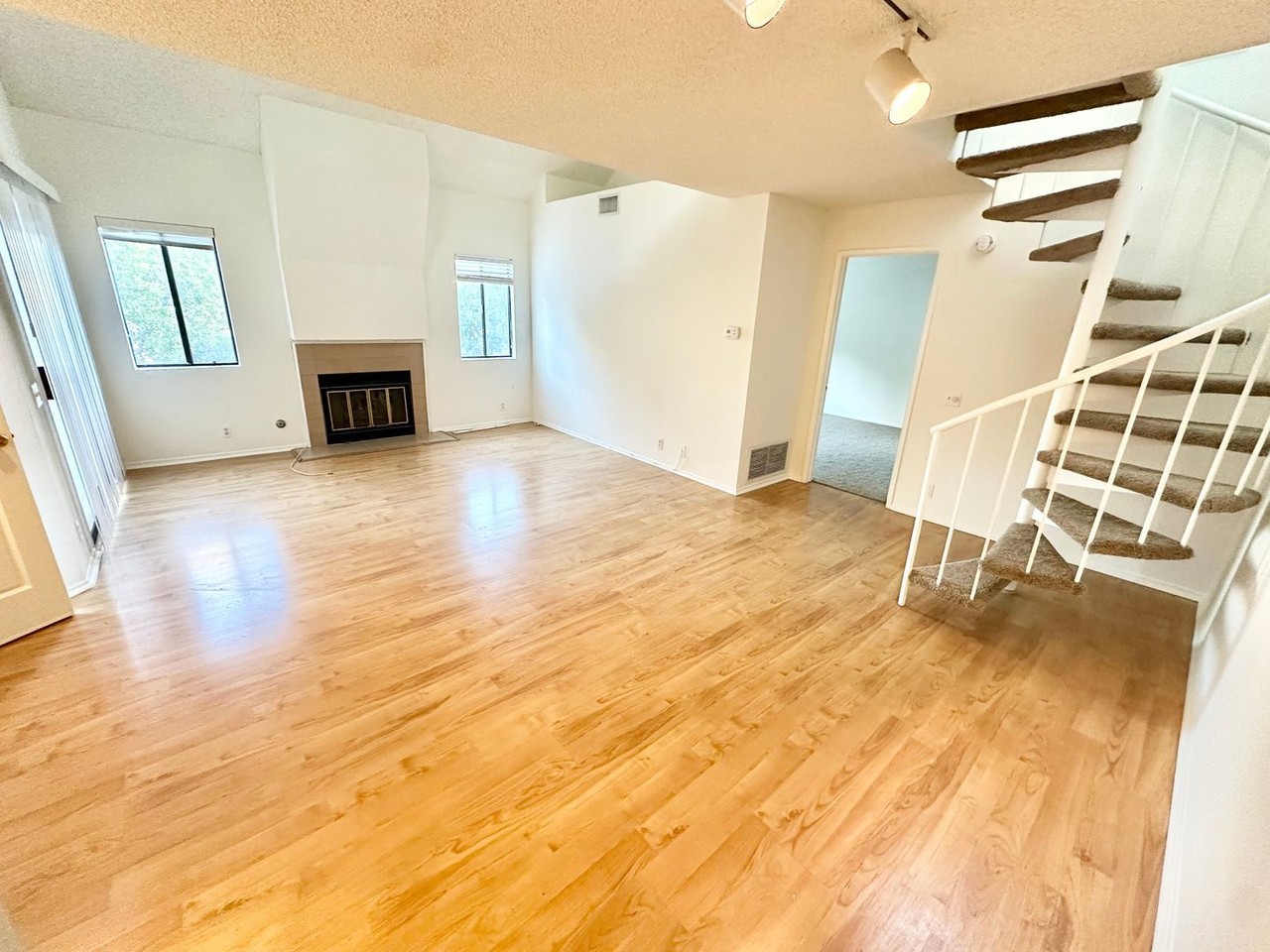 440 Fallingstar - Photo 2 of 19