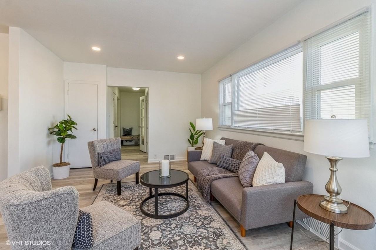 1908 8th St - Photo 3 of 24