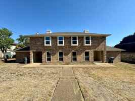 featured image of 919 Briar Dr