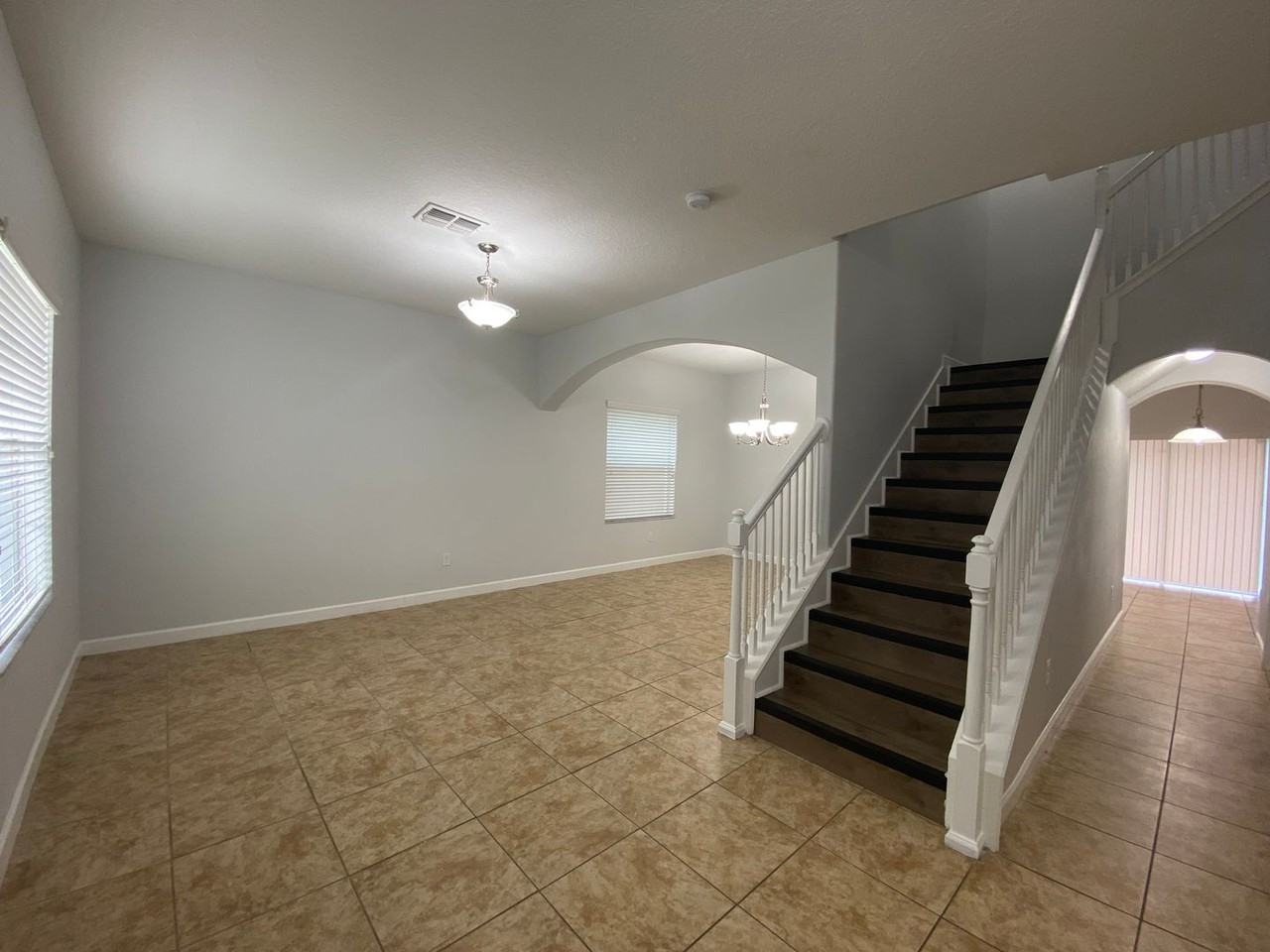 1913 Thetford Cir - Photo 4 of 41