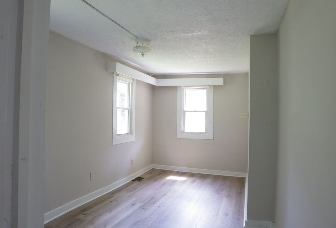 116 Crawford Rd - Photo 2 of 9