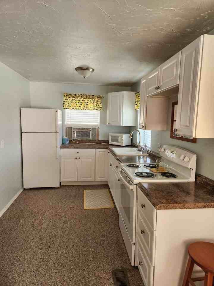 312 1/2 S 1st St - Photo 3 of 13