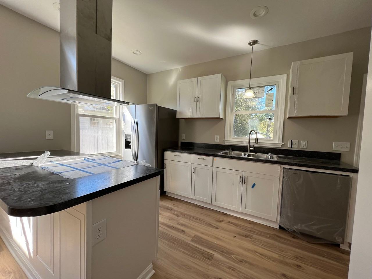 304 S Layton Ave - Photo 6 of 24