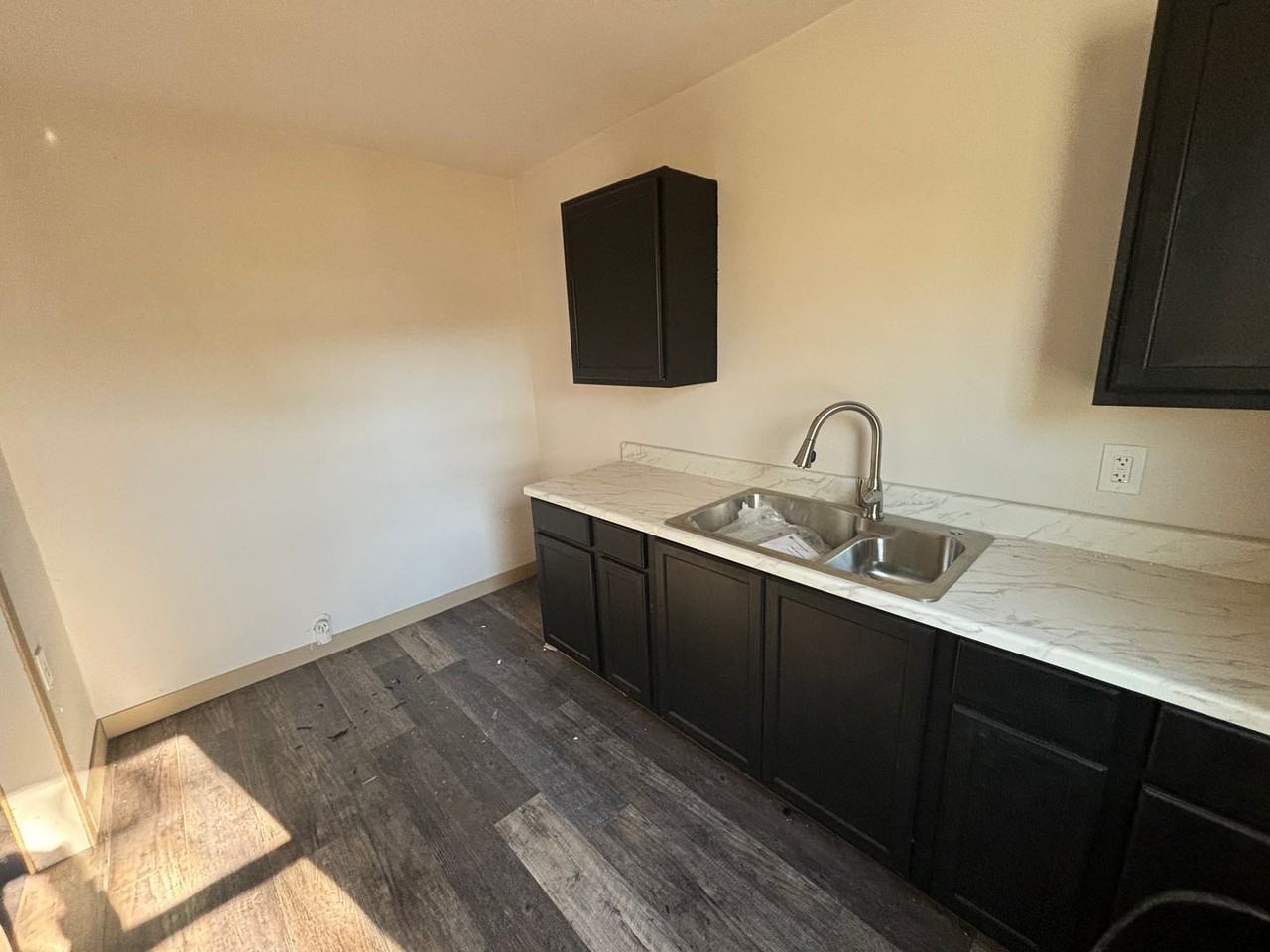 533 Se 36th St - Photo 3 of 7