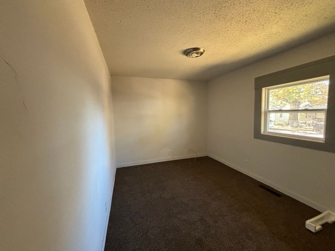 3120 Se Fremont St - Photo 4 of 11
