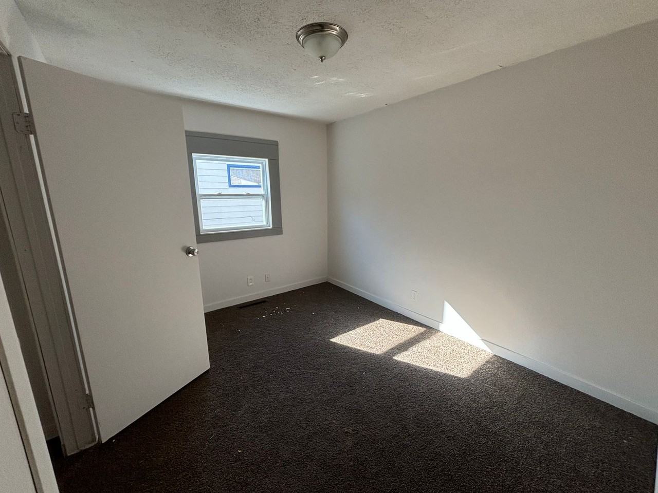 3120 Se Fremont St - Photo 5 of 11