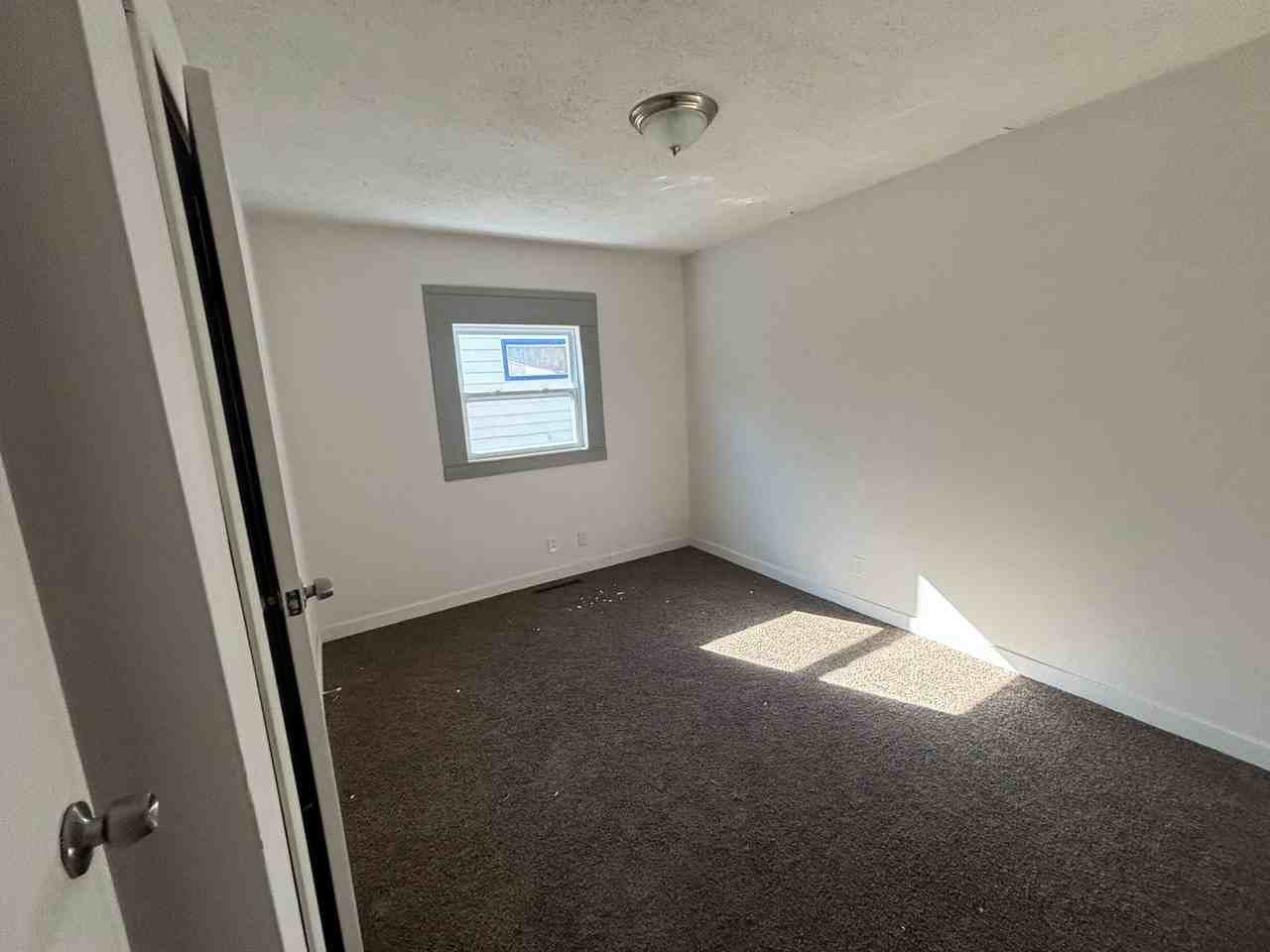 3120 Se Fremont St - Photo 6 of 11