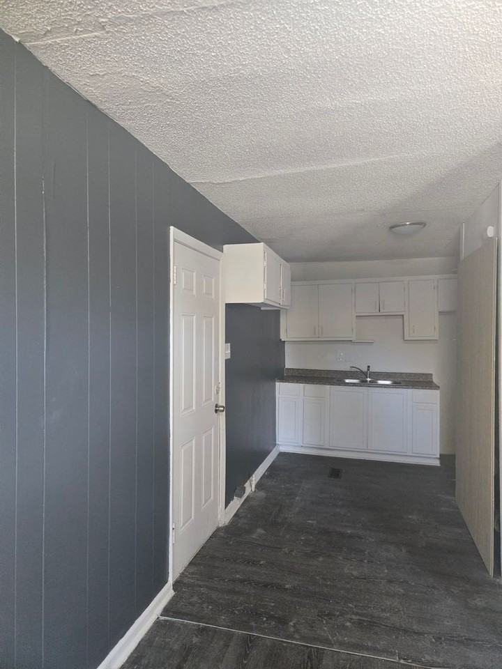 3136 Se Emerson St - Photo 2 of 8