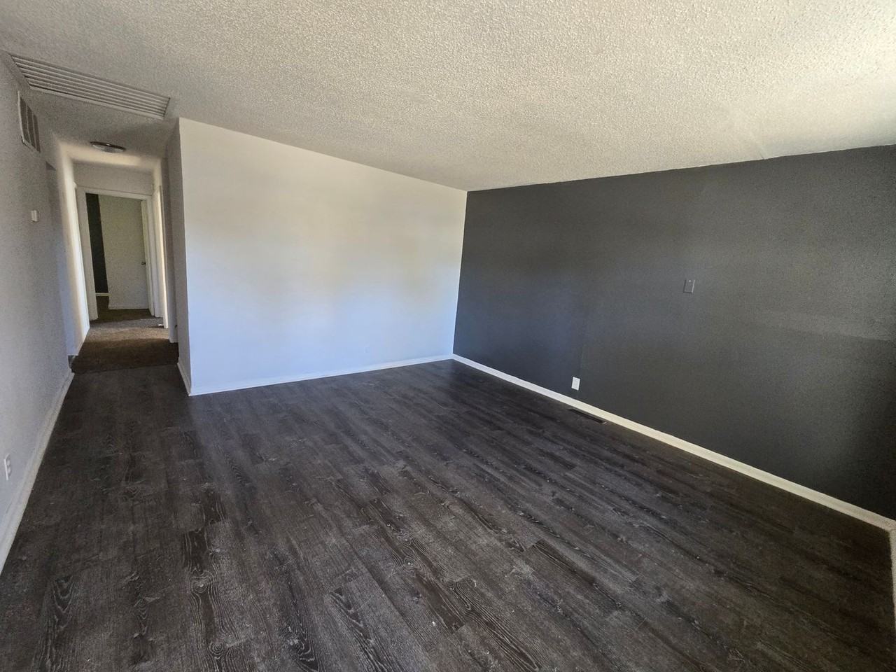 3136 Se Emerson St - Photo 3 of 8