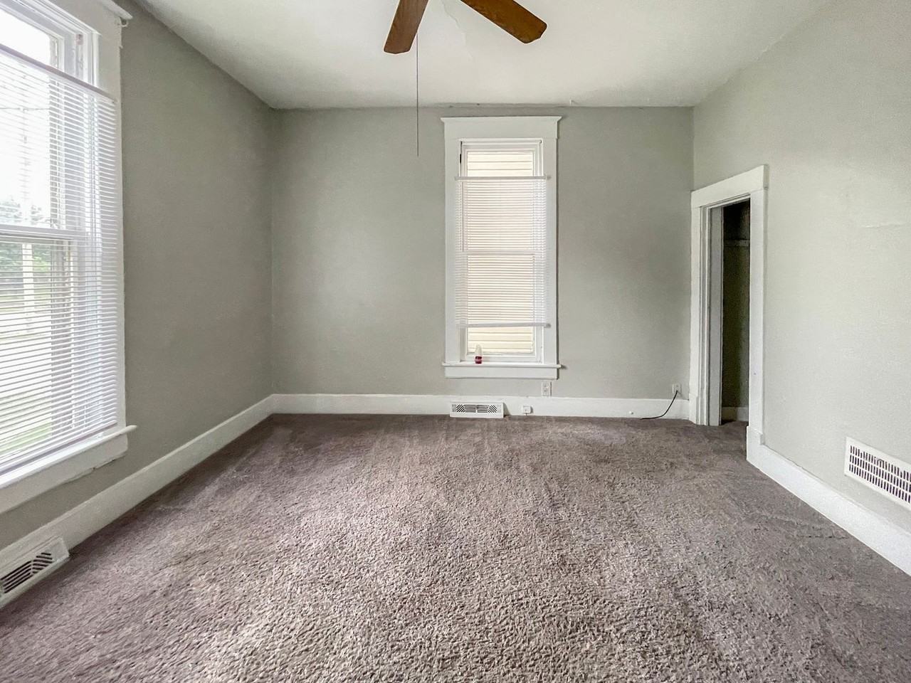 824 W Beechwood Ave - Photo 7 of 35