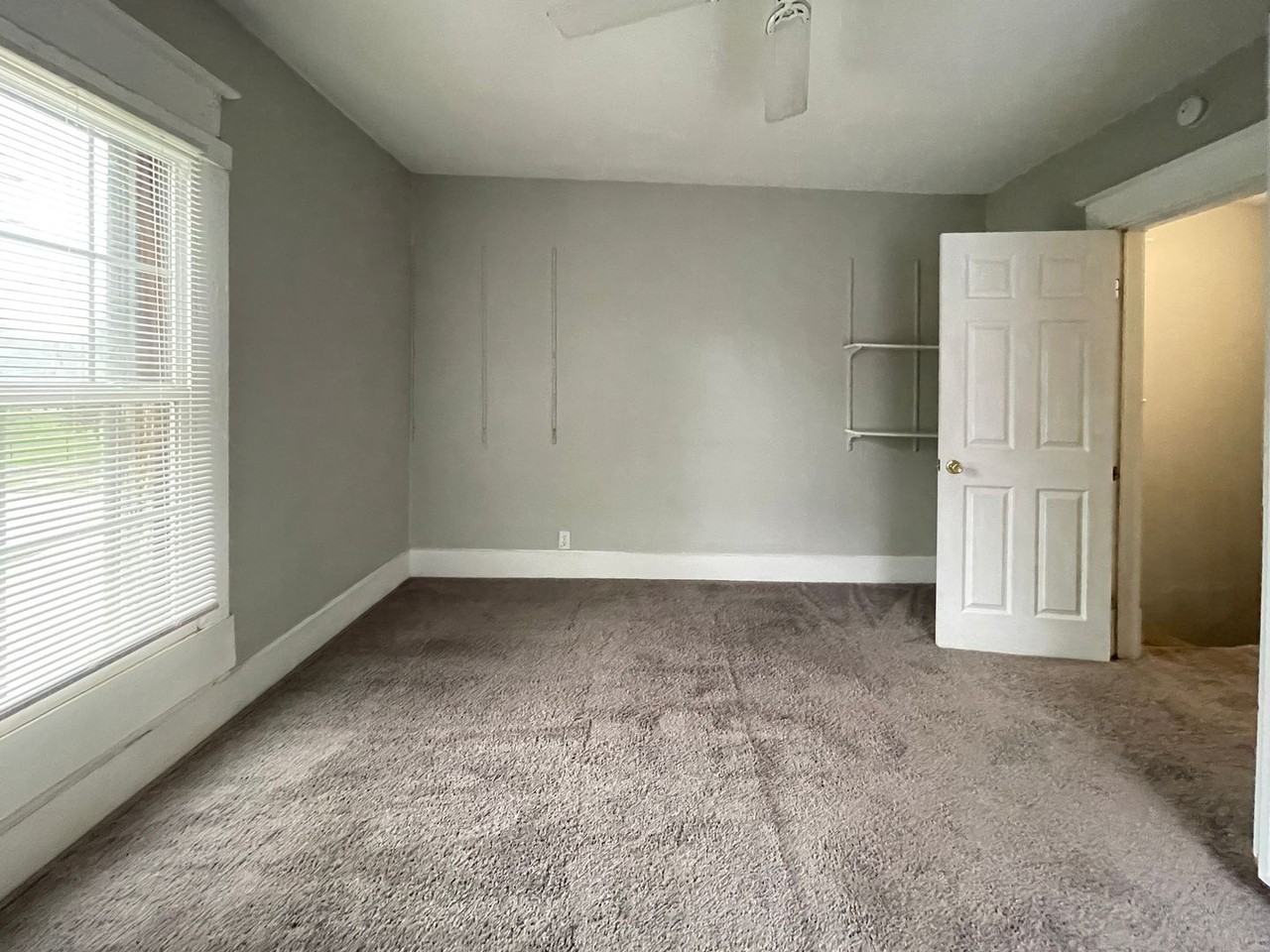 824 W Beechwood Ave - Photo 7 of 33