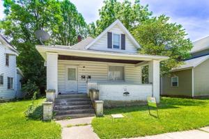 featured image of 815 W University Ave