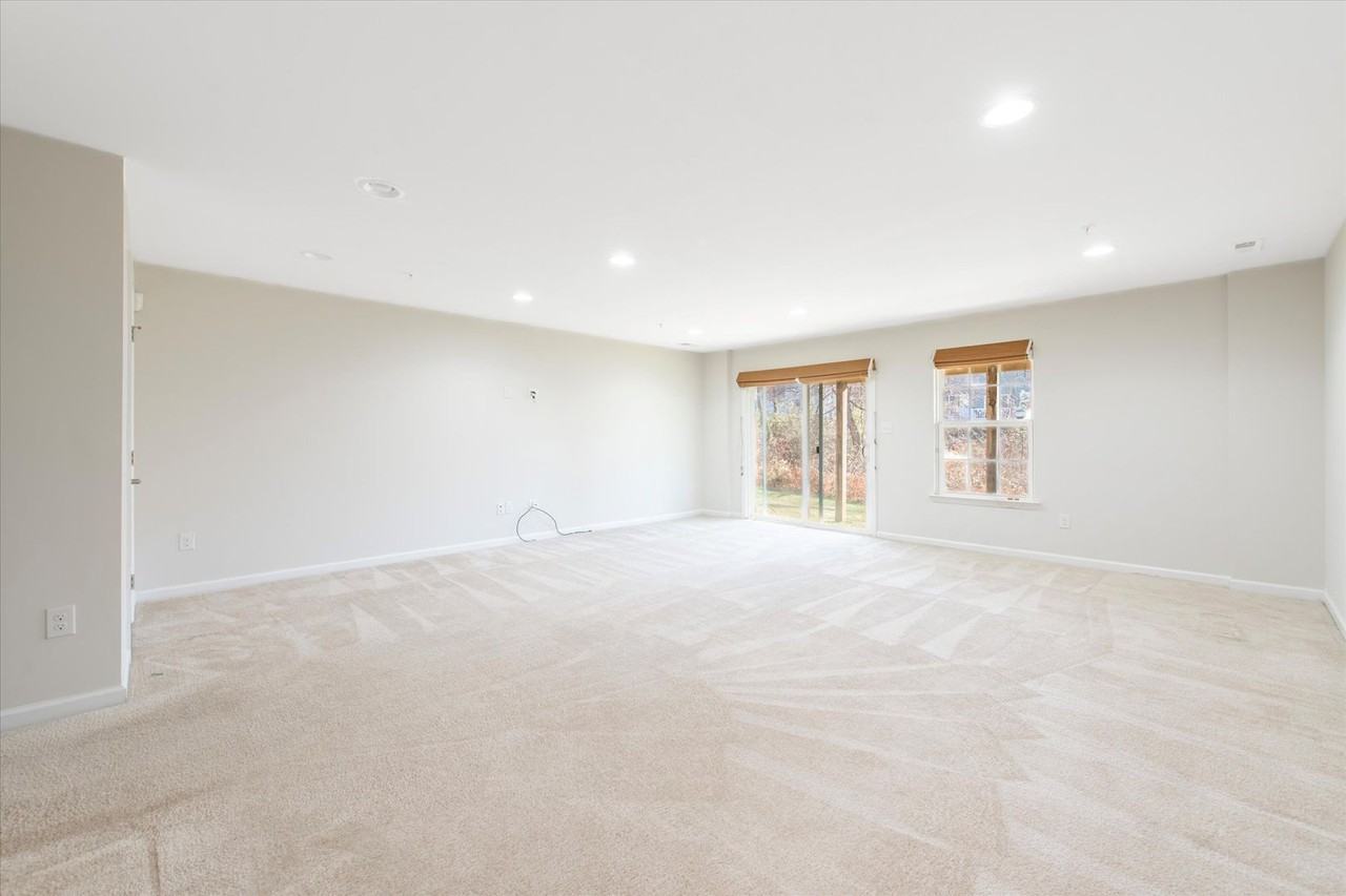 128 Cricket Dr - Photo 3 of 27