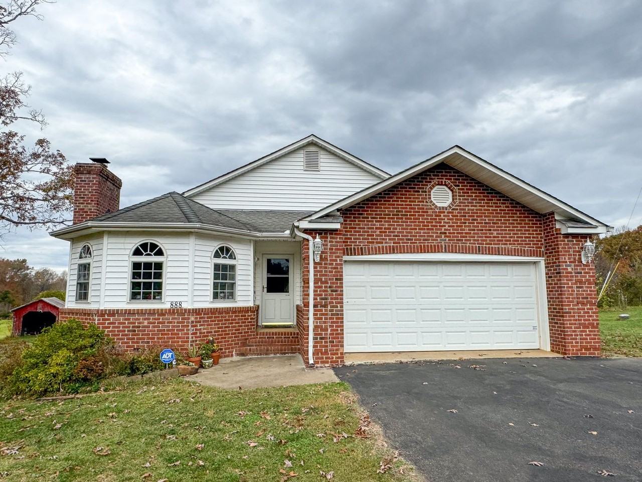 888 Patrick Henry Pl - Photo 2 of 19