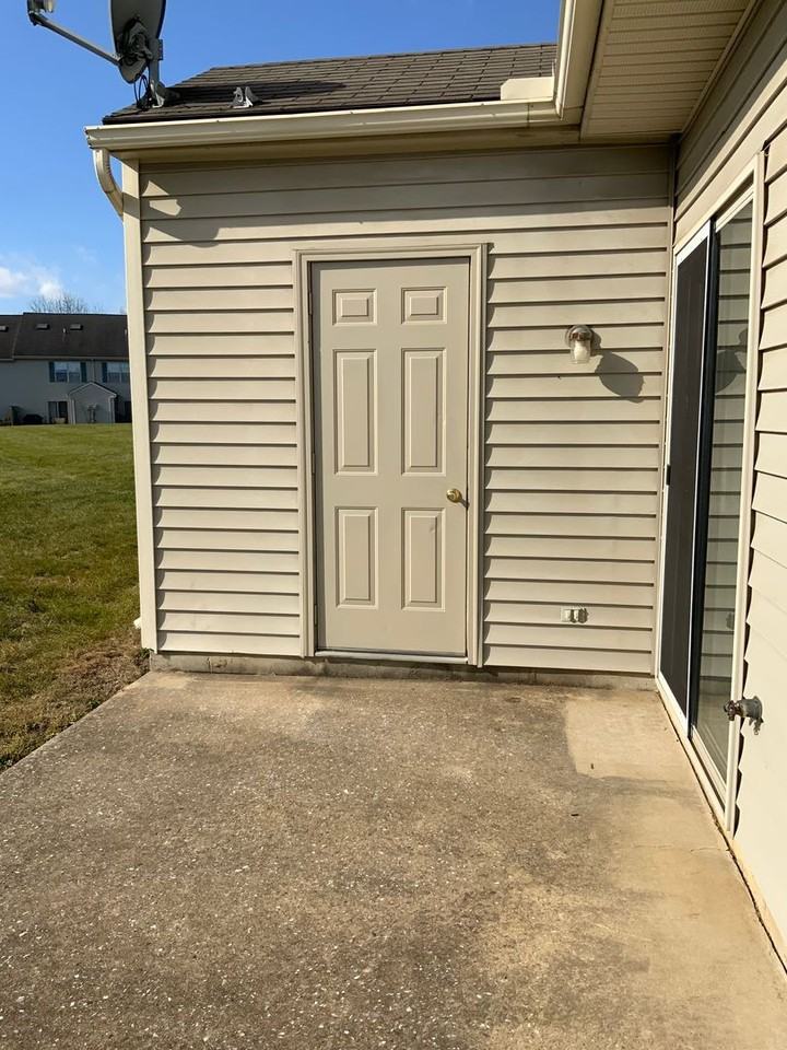 216 Federal Way - Photo 3 of 24