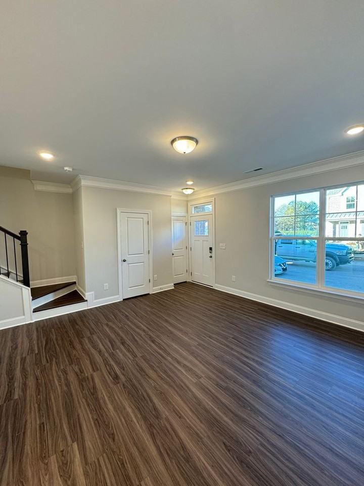 5557 Stafford Rd - Photo 3 of 24