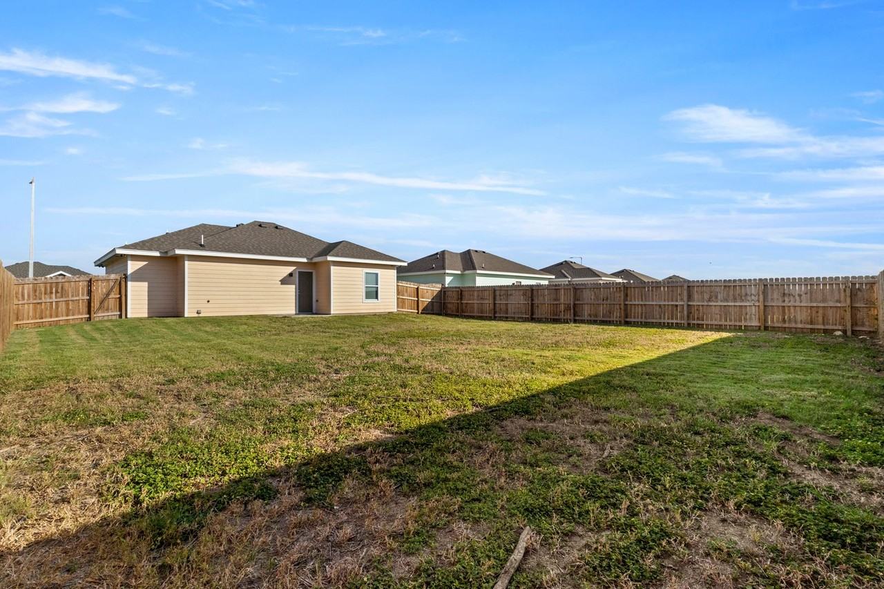 2800 Rosa Dr - Photo 2 of 24