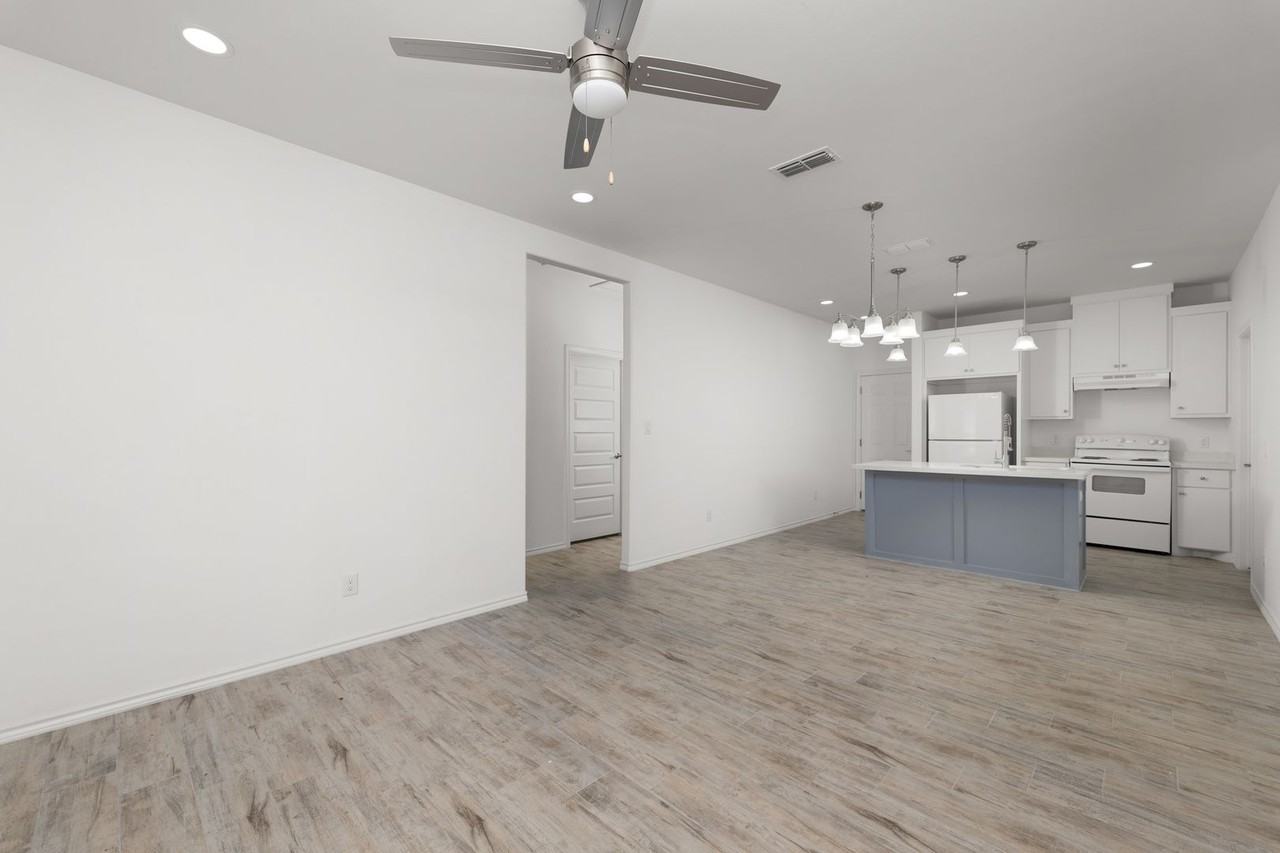 2800 Rosa Dr - Photo 3 of 24