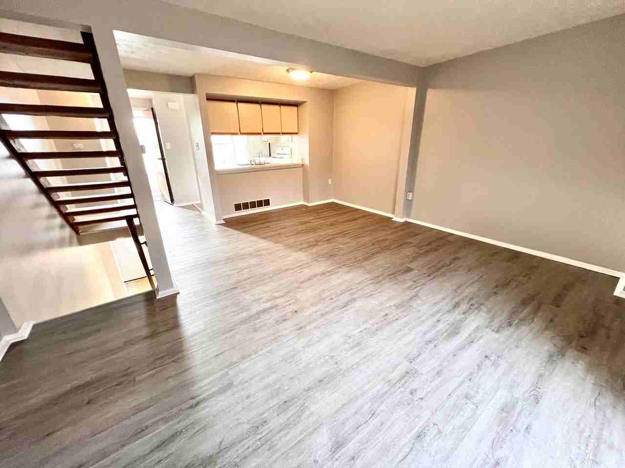 306 Lexington Dr - Photo 3 of 19