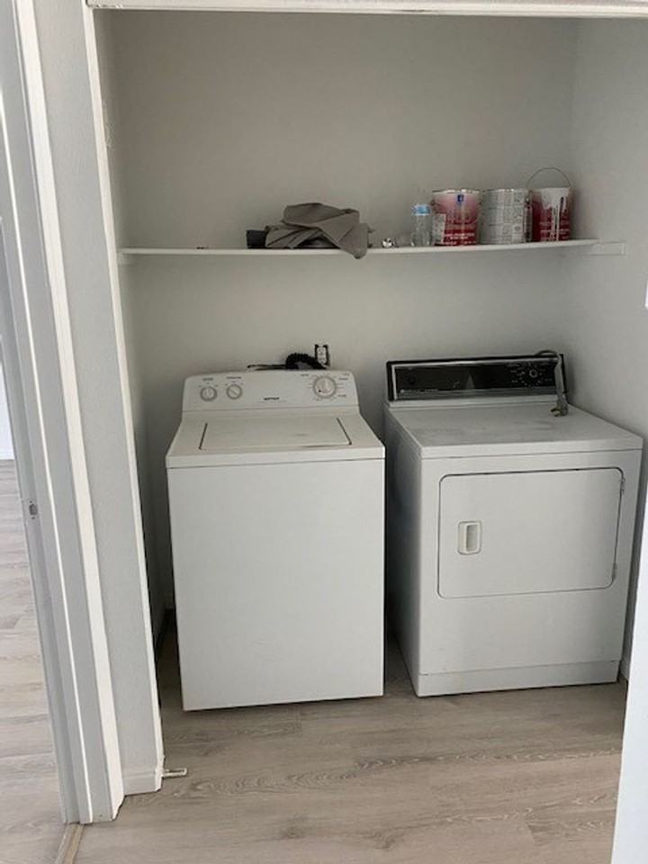 449 Mesa Blvd #202 - Photo 2 of 3