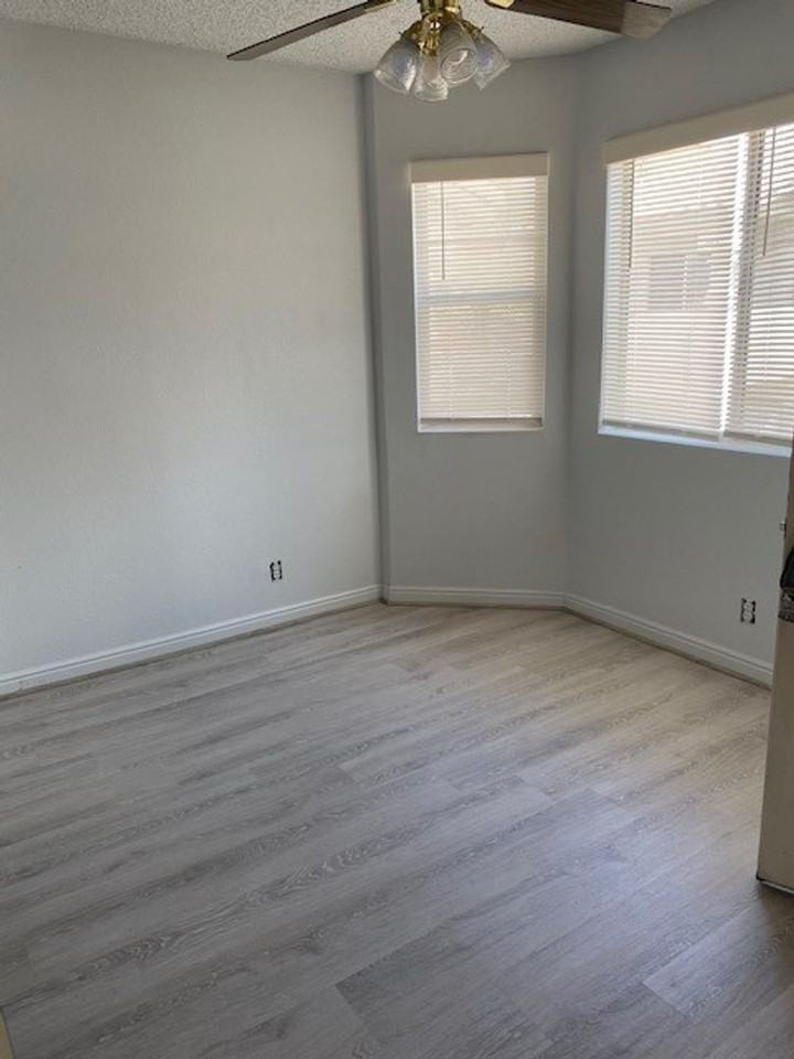 449 Mesa Blvd #202 - Photo 3 of 3