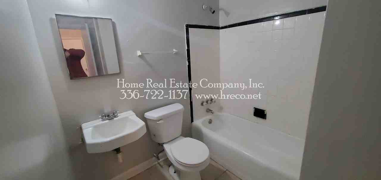 1235 Gholson Ave #B - Photo 5 of 6