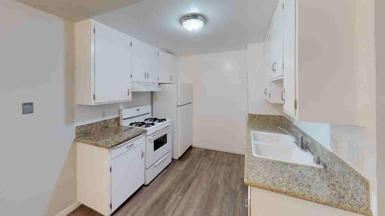 929 E Ave. (The Normandy) - Photo 2 of 10