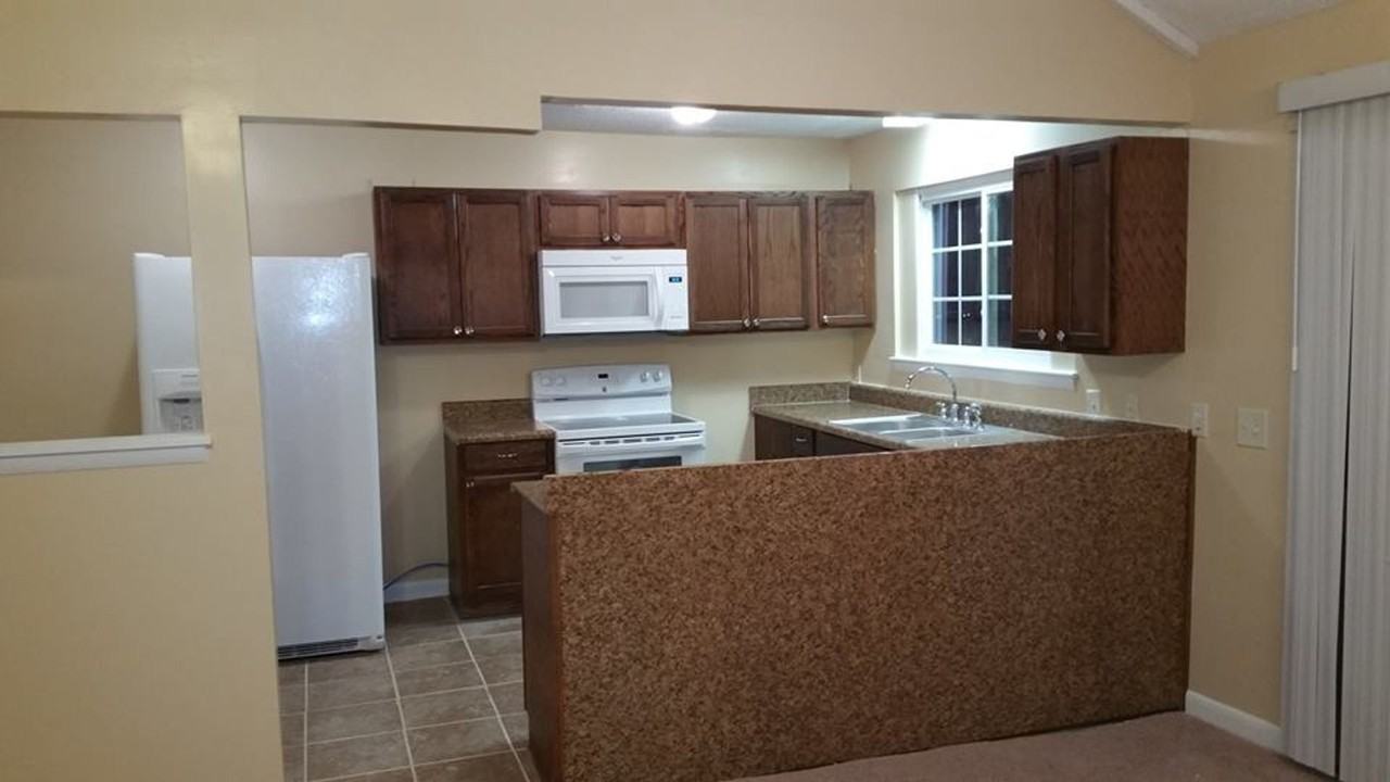 202 Wendwood Dr - Photo 3 of 12