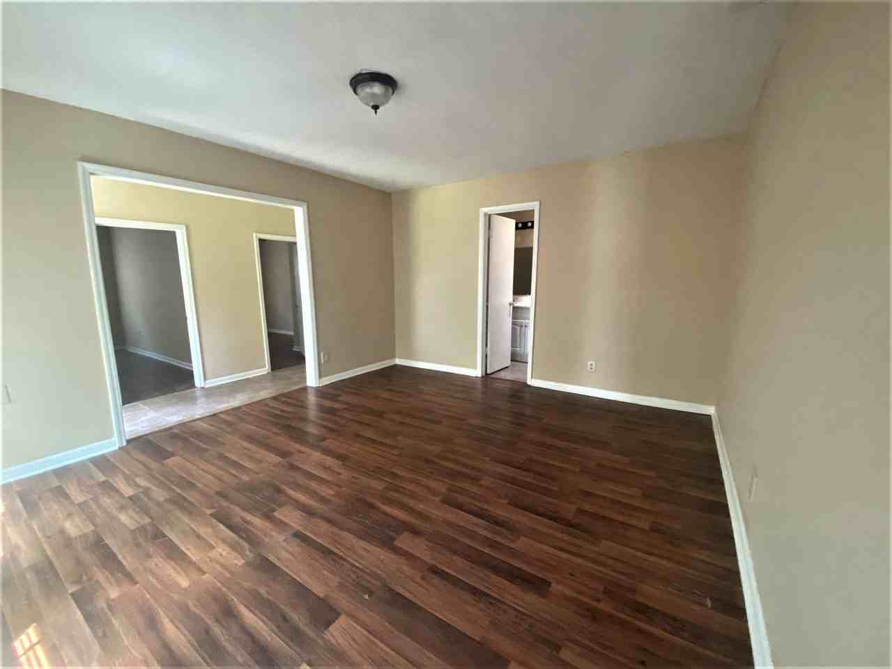 202 Wendwood Dr - Photo 4 of 12